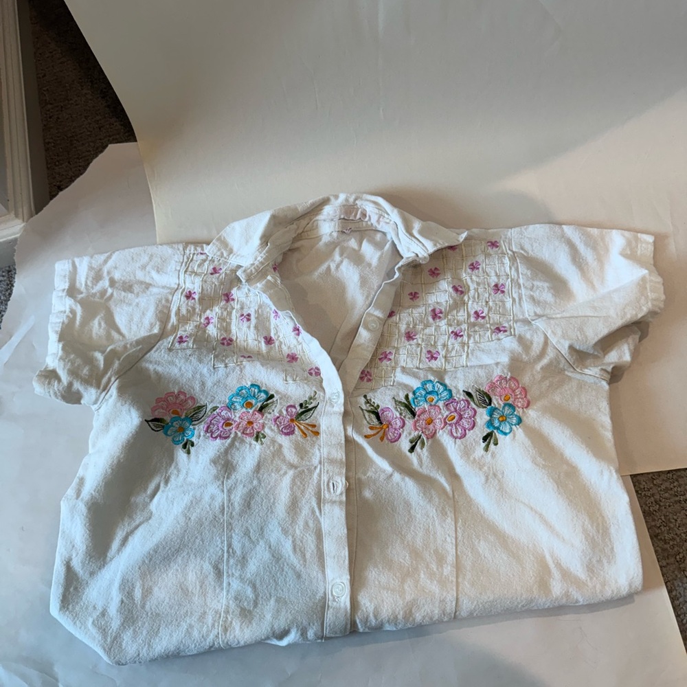 Floral Embroidered Vintage Top